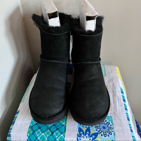 Ugg boot, size 6, black with bow - Picture 4 of 10